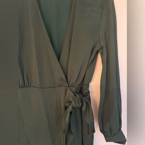 ASTR the Label Long Sleeve Satin Wrap Dress Emerald Green Size M